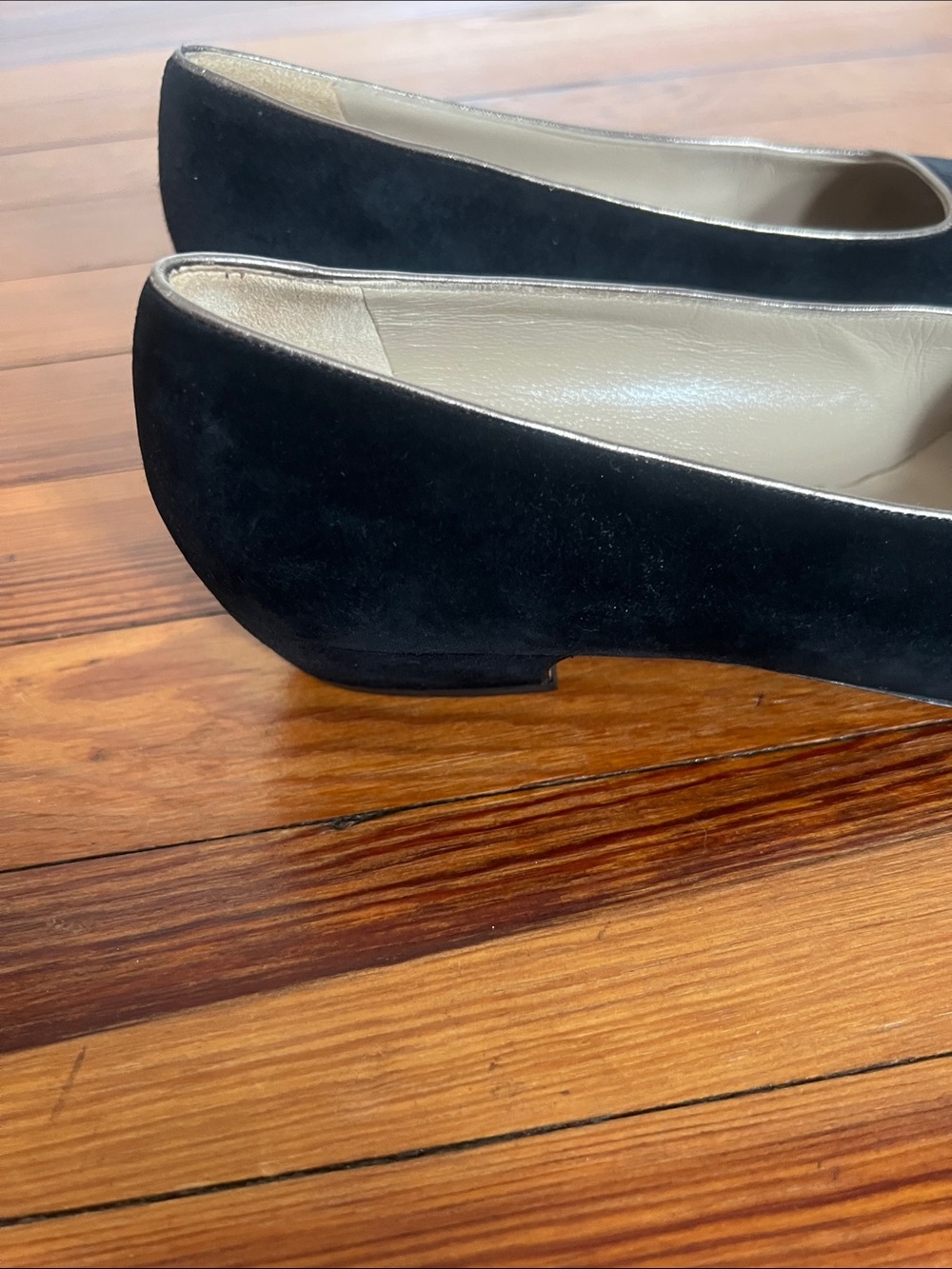 Vintage Salvatore Ferragamo Black Suede Low Block Heel Pumps Silver Trim 8B - Picture 5 of 9